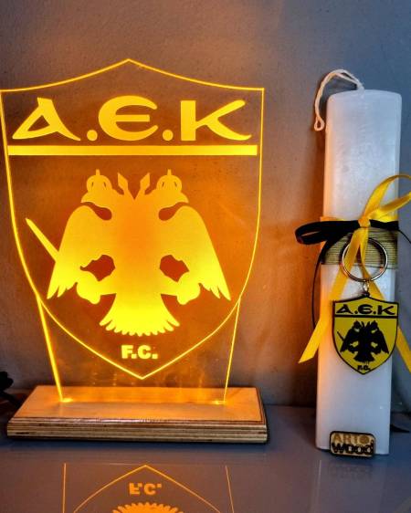 Σετ λαμπάδα με φωτιστικό της ΑΕΚ